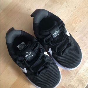 Kids Nike Black Sneakers